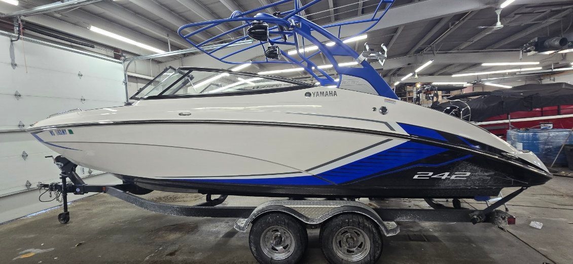 2018 Yamaha Boats 242X - Sold Boat