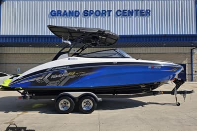 BOATZON | Yamaha Boats 242X ESeries 2017