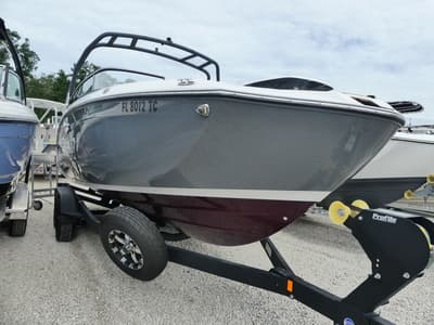 BOATZON | Yamaha Boats 252S 2021
