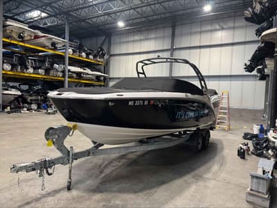 BOATZON | Yamaha Boats 252S 2022