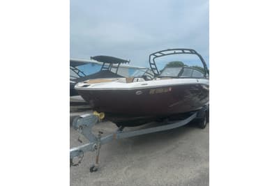 BOATZON | Yamaha Boats 252S 2023