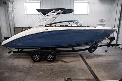 BOATZON | Yamaha Boats 252S 2025 BOATZON | Yamaha Boats 252S 2025
