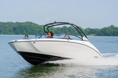 BOATZON | Yamaha Boats 252S 2026