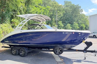 BOATZON | Yamaha Boats 252SD 2022
