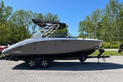 BOATZON | Yamaha Boats 252SD 2023