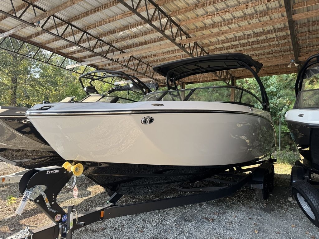 2025 Yamaha Boats 252SD - Sold Boat