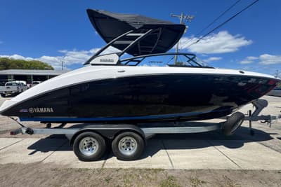 BOATZON | Yamaha Boats 252SD 2026