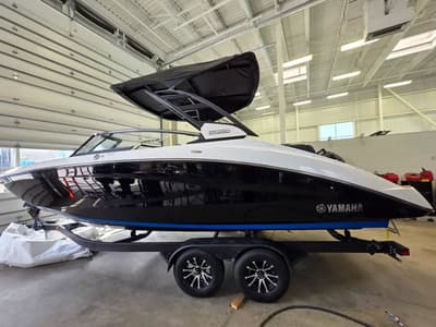BOATZON | Yamaha Boats 252SD 2026