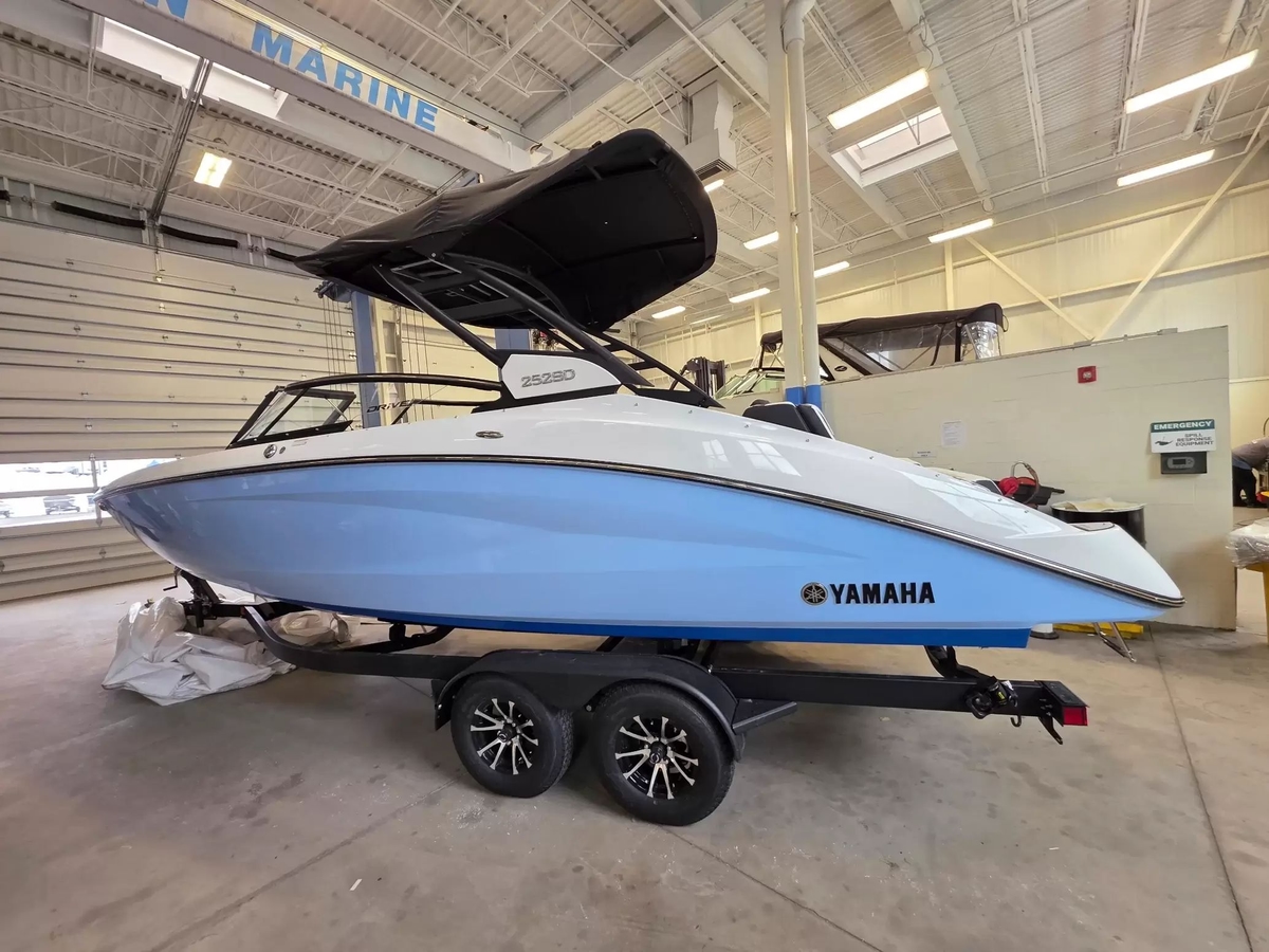 2026 Yamaha Boats 252SD - Sold Boat