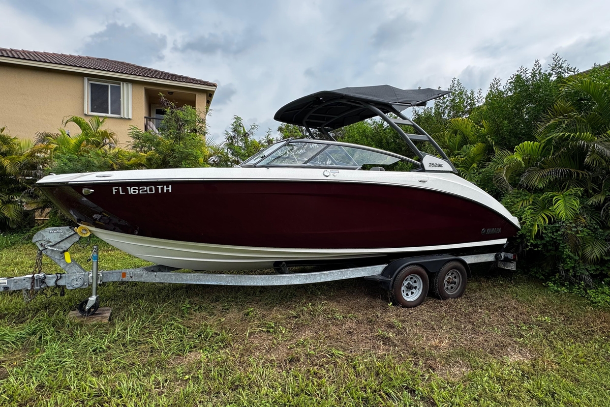 Yamaha Boats 252SE 2022