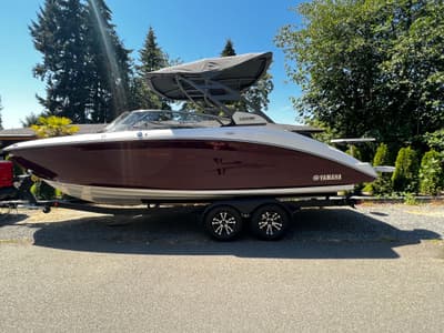 BOATZON | Yamaha Boats 252SE 2022