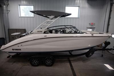 BOATZON | Yamaha Boats 252SE 2023