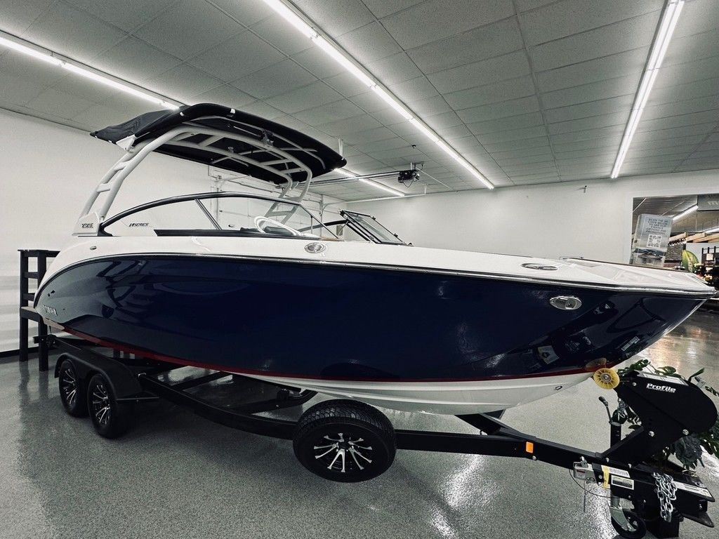 2025 Yamaha Boats 252SE - Sold Boat