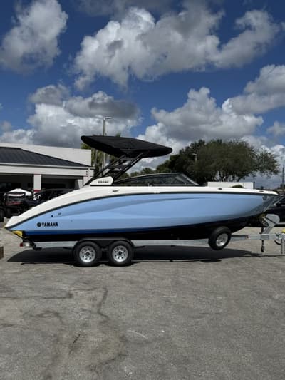 BOATZON | Yamaha Boats 252SE 2026 BOATZON | Yamaha Boats 252SE 2026