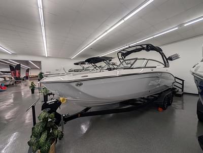 BOATZON | Yamaha Boats 252XE 2024