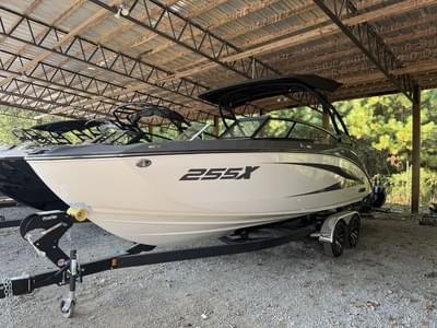 BOATZON | Yamaha Boats 252XE 2025