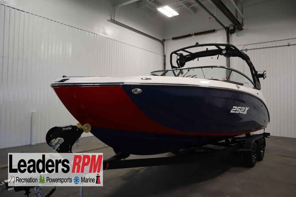 2025 Yamaha Boats 252XE - Sold Boat