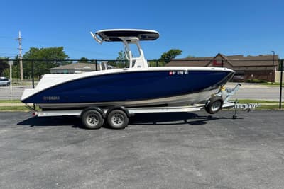 BOATZON | Yamaha Boats 255 FSH Sport E 2022