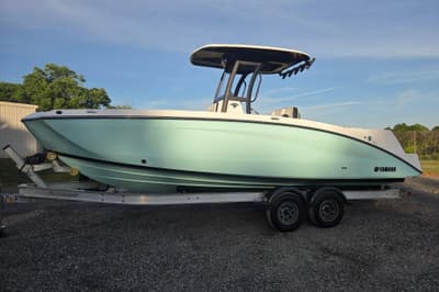 BOATZON | Yamaha Boats 255 FSH Sport E 2023