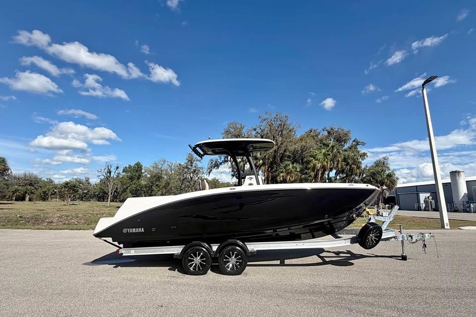 2023 Yamaha Boats 255 FSH Sport E - Sold Boat