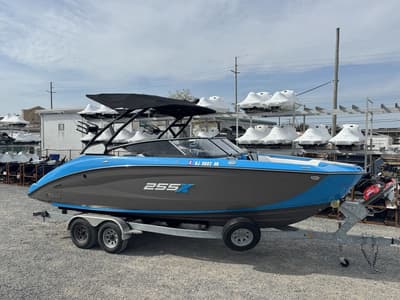 BOATZON | Yamaha Boats 255XD 2022