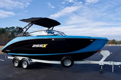 BOATZON | Yamaha Boats 255XD 2023