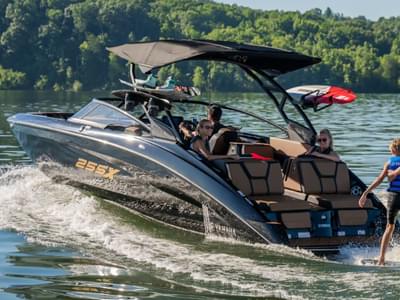 BOATZON | Yamaha Boats 255XD 2025
