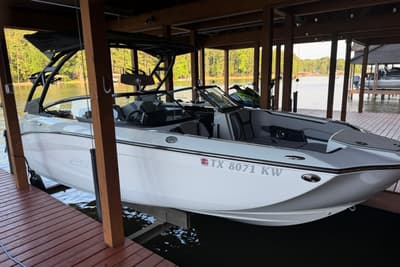 BOATZON | Yamaha Boats 255XE 2024