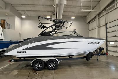 BOATZON | Yamaha Boats 255XE 2025 BOATZON | Yamaha Boats 255XE 2025