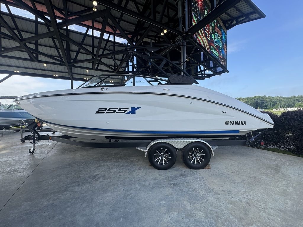 2026 Yamaha Boats 255XE - Sold Boat