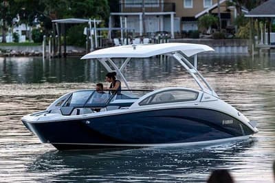 BOATZON | Yamaha Boats 275SD 2020