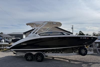 BOATZON | Yamaha Boats 275SD 2024