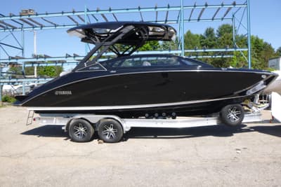 BOATZON | Yamaha Boats 275SD 2026