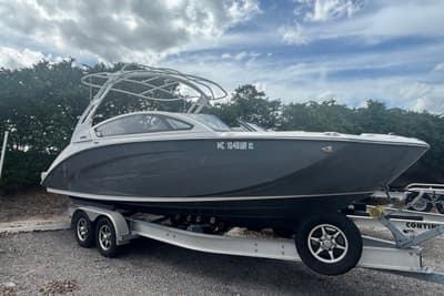 BOATZON | Yamaha Boats 275SE 2021