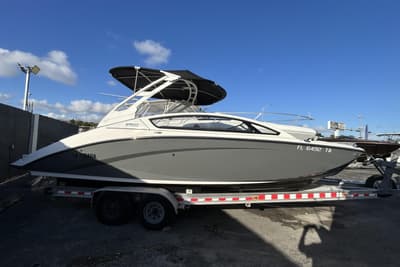 BOATZON | Yamaha Boats 275SE 2021