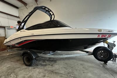 BOATZON | Yamaha Boats AR190 2020