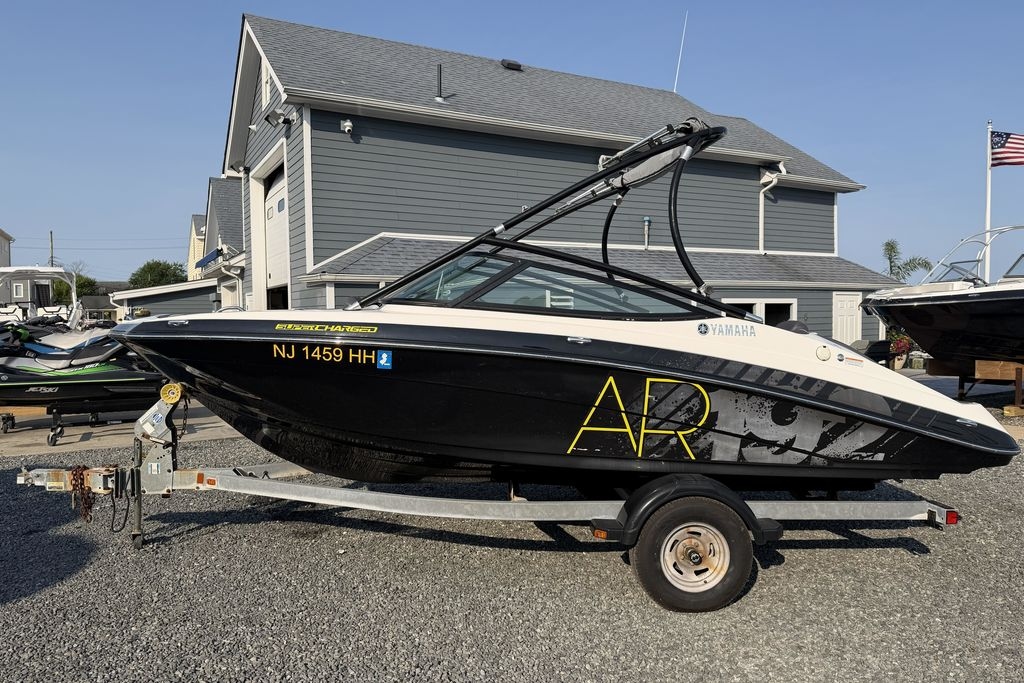 2015 Yamaha Boats AR192 - Sold Boat