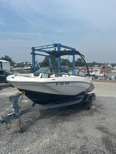 BOATZON | Yamaha Boats AR195 2018
