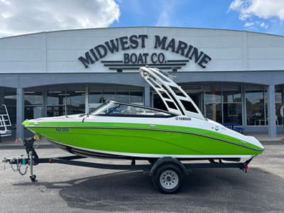 BOATZON | Yamaha Boats AR195 2022