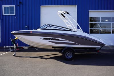 BOATZON | Yamaha Boats AR195 2023