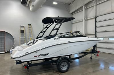 BOATZON | Yamaha Boats AR195 2025