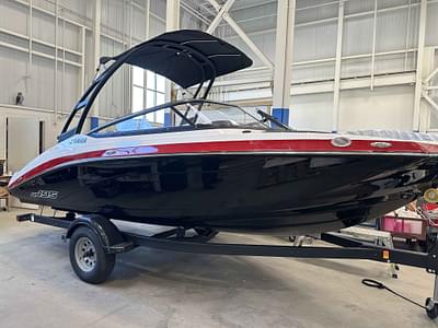 BOATZON | Yamaha Boats AR195 2025