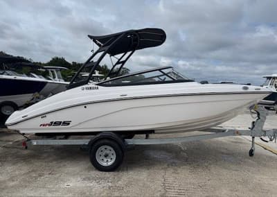 BOATZON | Yamaha Boats AR195 2025