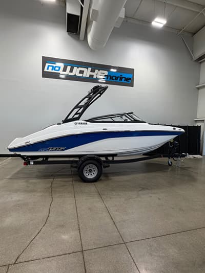 BOATZON | Yamaha Boats AR195 2026