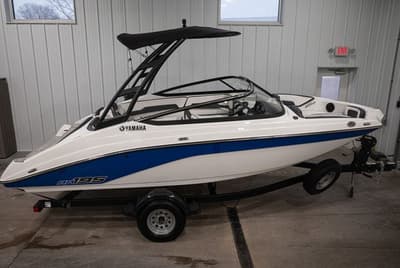 BOATZON | Yamaha Boats AR195 2026