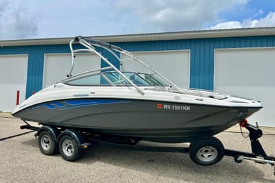 BOATZON | Yamaha Boats AR210 2015