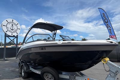 BOATZON | Yamaha Boats AR210 2022