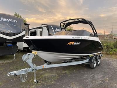 BOATZON | Yamaha Boats AR220 2024