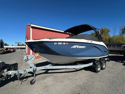 BOATZON | Yamaha Boats AR220 2025