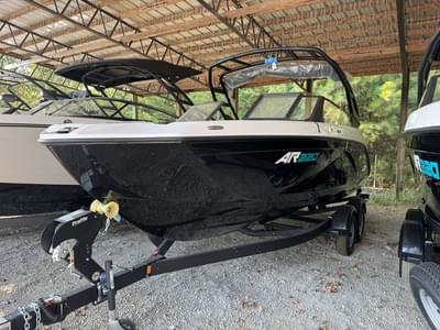 BOATZON | Yamaha Boats AR220 2025